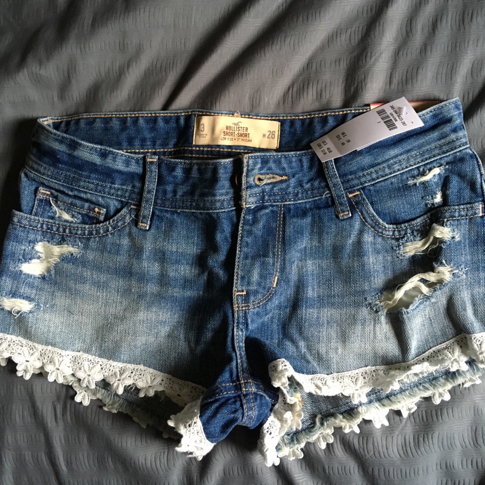 NWT hollister distressed short shorts.
